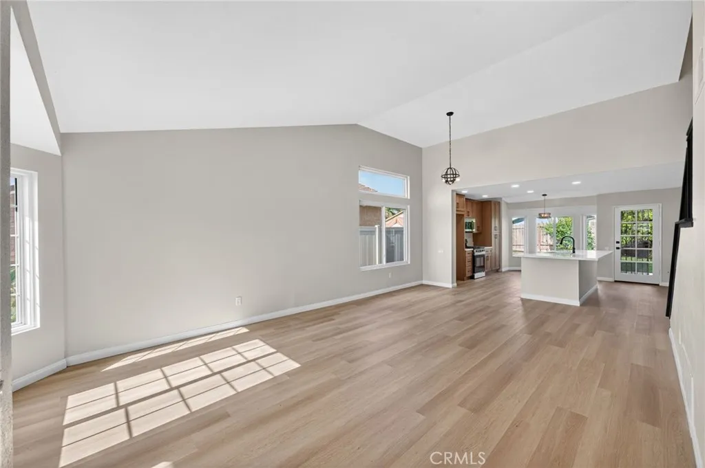 https://cdn.realtyfeed.com/cdn/127/306711816/89a2d6313f40f043afce5ed2751debca.webp
