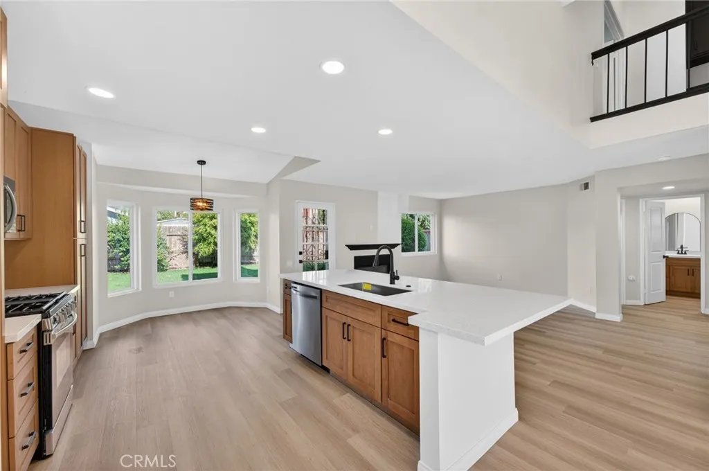https://cdn.realtyfeed.com/cdn/127/306711816/e502e53d3337845c5b77b0e7edac9f94.webp