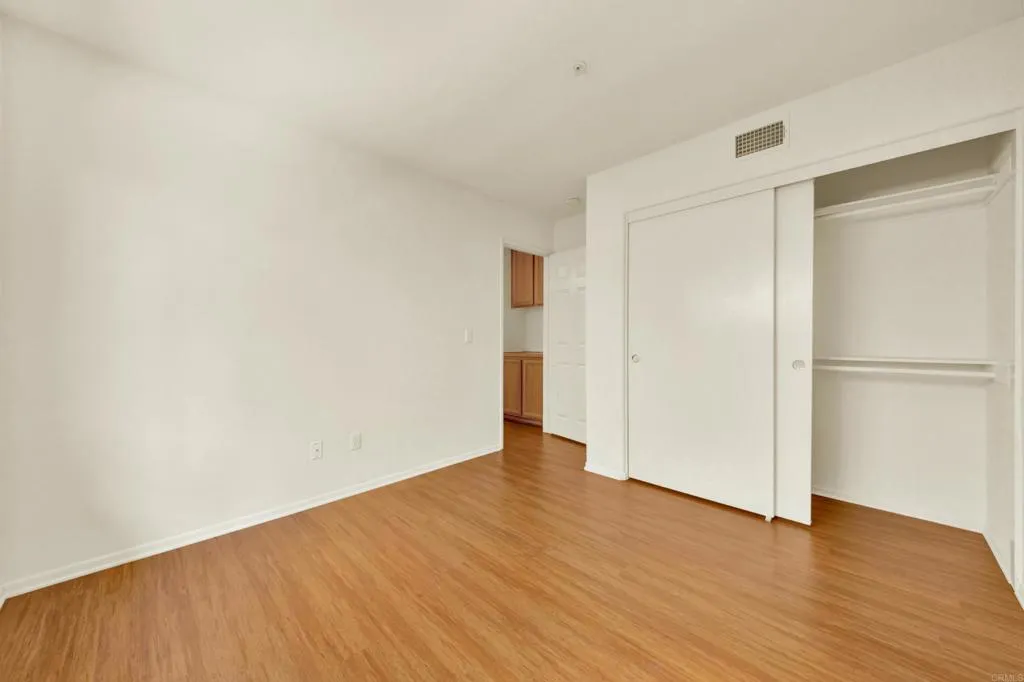 https://cdn.realtyfeed.com/cdn/127/306711829/754cada356327725a33a73aa26ef818a.webp