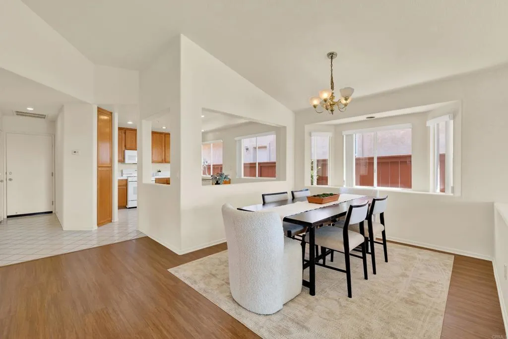 https://cdn.realtyfeed.com/cdn/127/306711829/7917c8cd12a768741a6670f98804dad6.webp