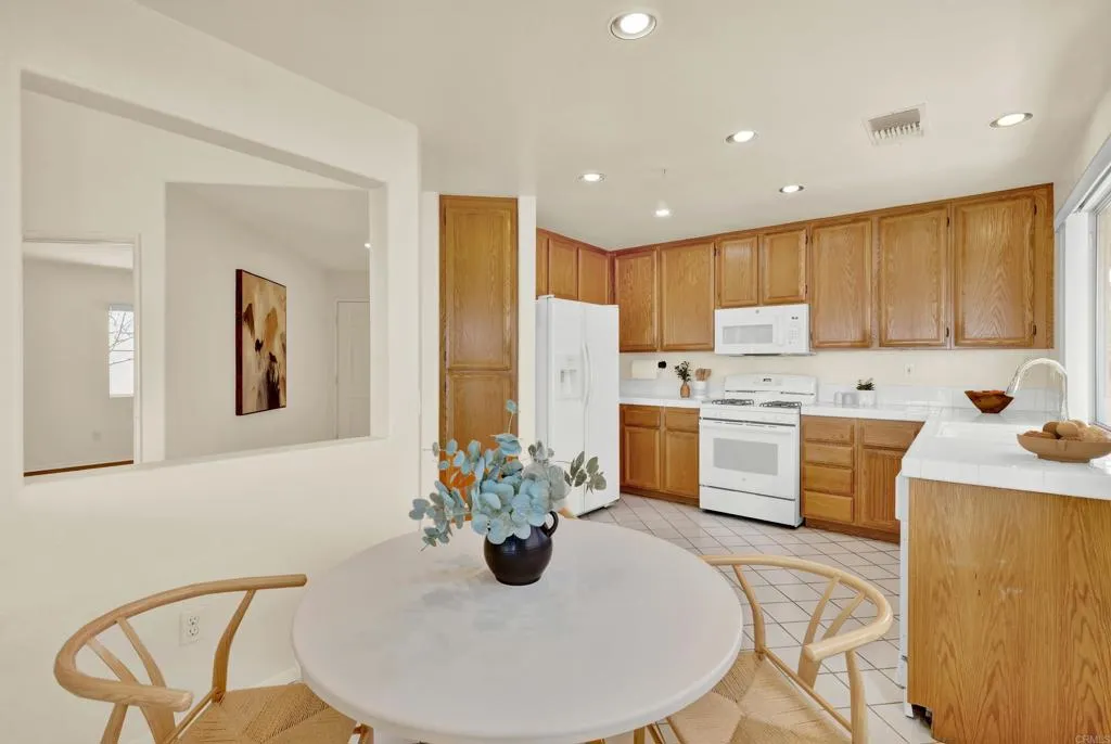 https://cdn.realtyfeed.com/cdn/127/306711829/8a9d14b8debeb8f109693728031b4f43.webp