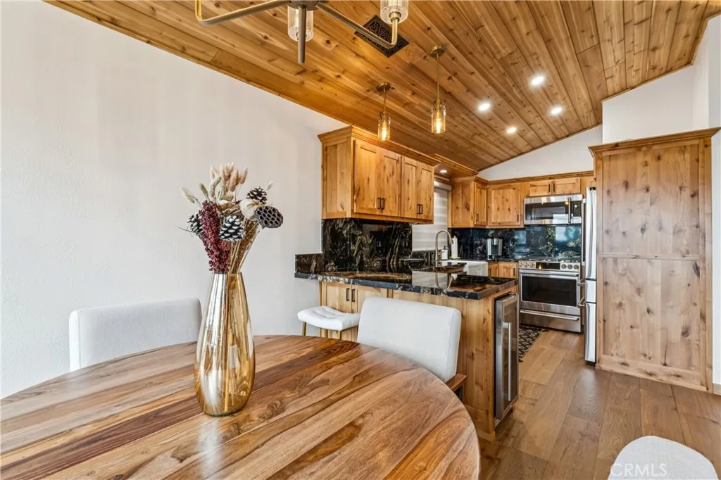 590 Arrowhead Villa, Lake Arrowhead, CA 92352 - Photo 5 of 43, Lake Arrowhead, CA