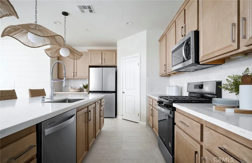 Menifee, CA 92584