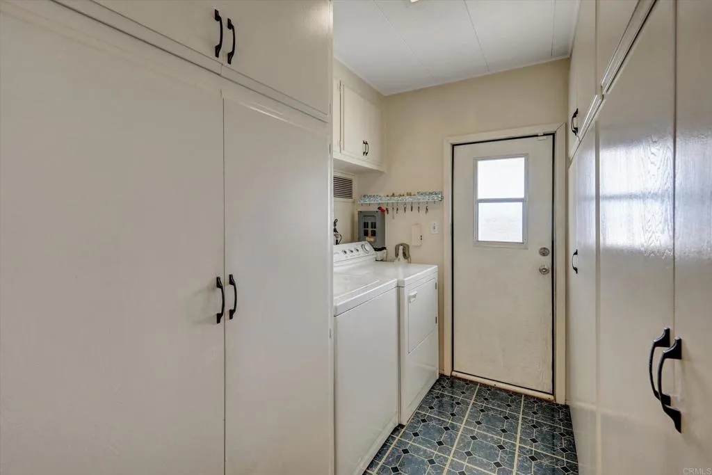 https://cdn.realtyfeed.com/cdn/127/306711901/1588e00563a7a7b5180cc106530121f7.webp
