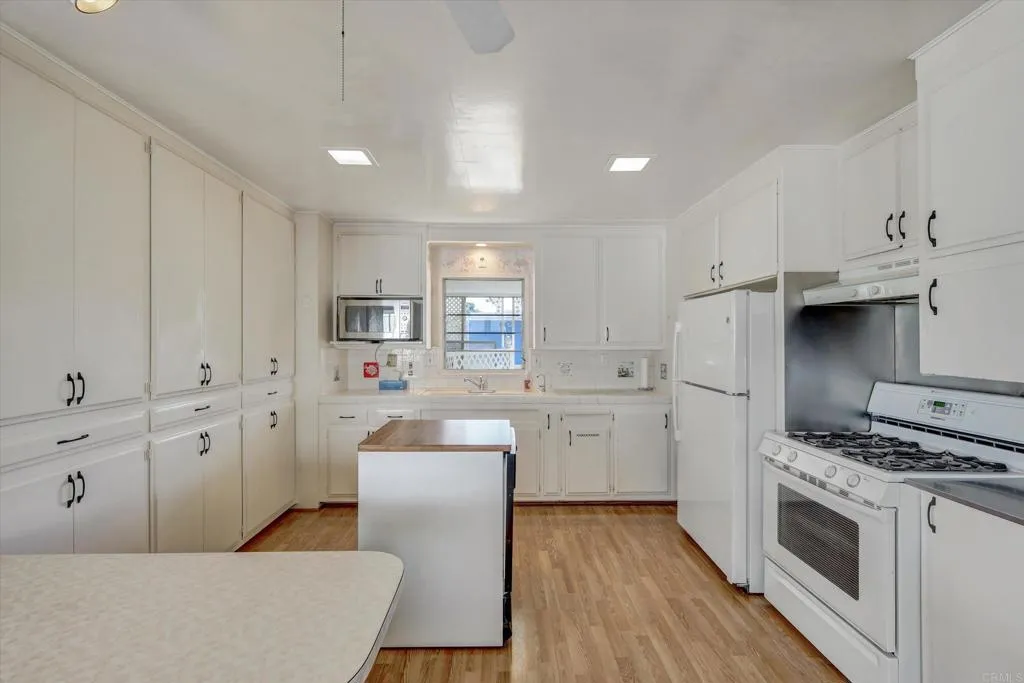 https://cdn.realtyfeed.com/cdn/127/306711901/6346e1c0f359ca427306be93fe3f95fc.webp