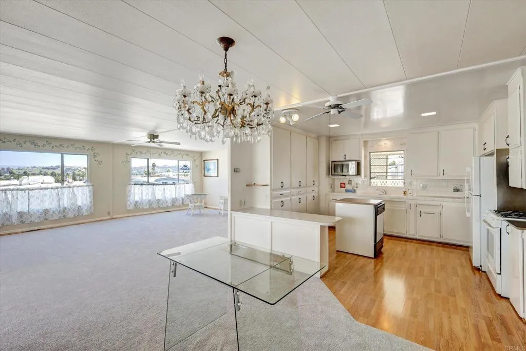 https://cdn.realtyfeed.com/cdn/127/306711901/93fa557efb912a59cfb4374d99807b46.webp