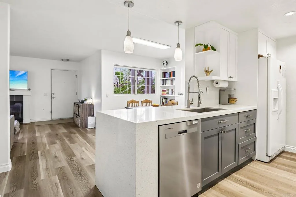 https://cdn.realtyfeed.com/cdn/127/306711943/4283e03e8fb51b4b28900b23634726a1.webp