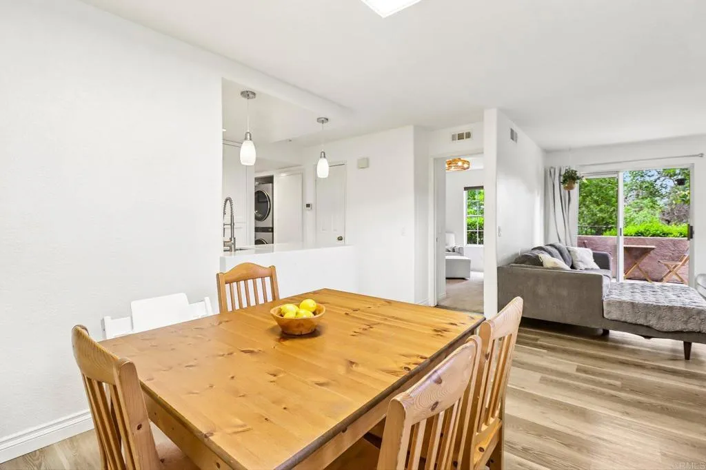 https://cdn.realtyfeed.com/cdn/127/306711943/45c021da12362fb079b919df48dc75da.webp