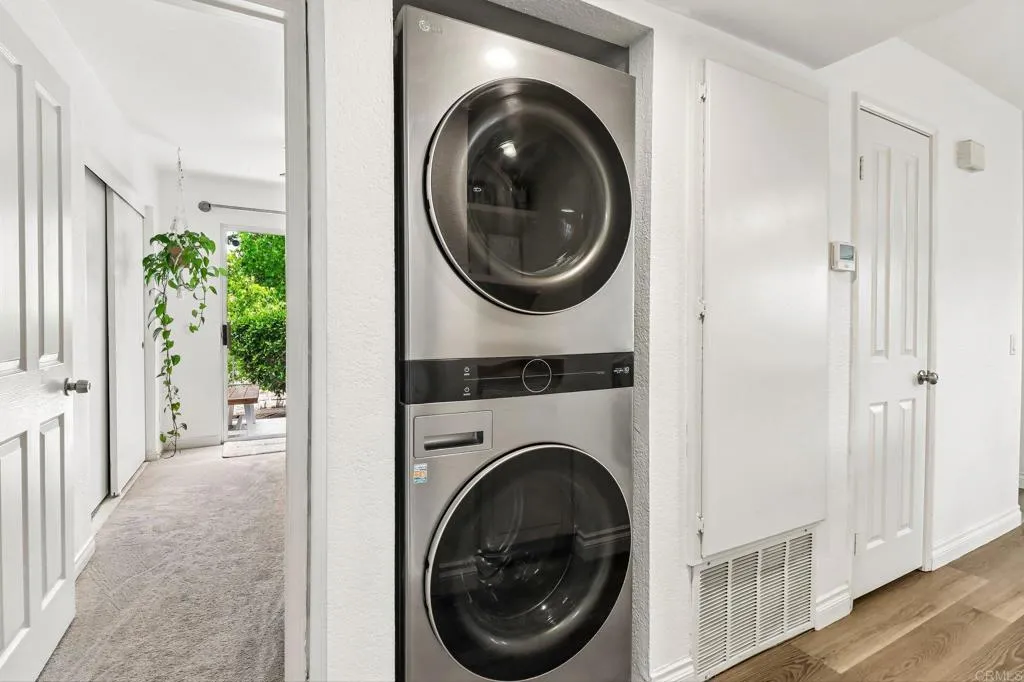https://cdn.realtyfeed.com/cdn/127/306711943/9cc3b2a76f0e0115219d3016e3eb948a.webp
