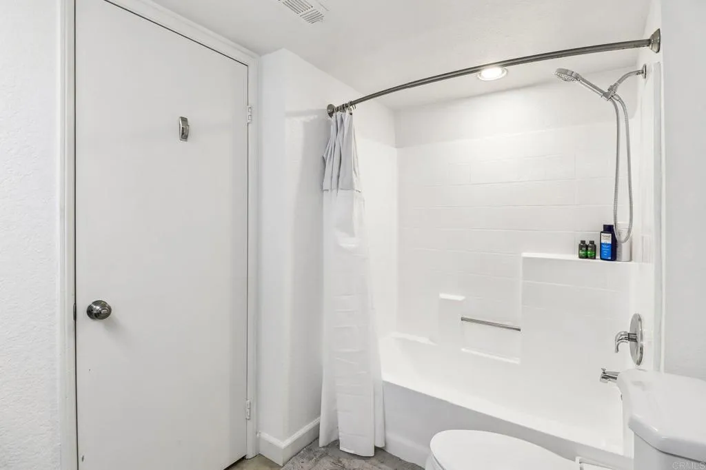https://cdn.realtyfeed.com/cdn/127/306711943/bbcf7a865d806a0893f99a7e7623f5aa.webp