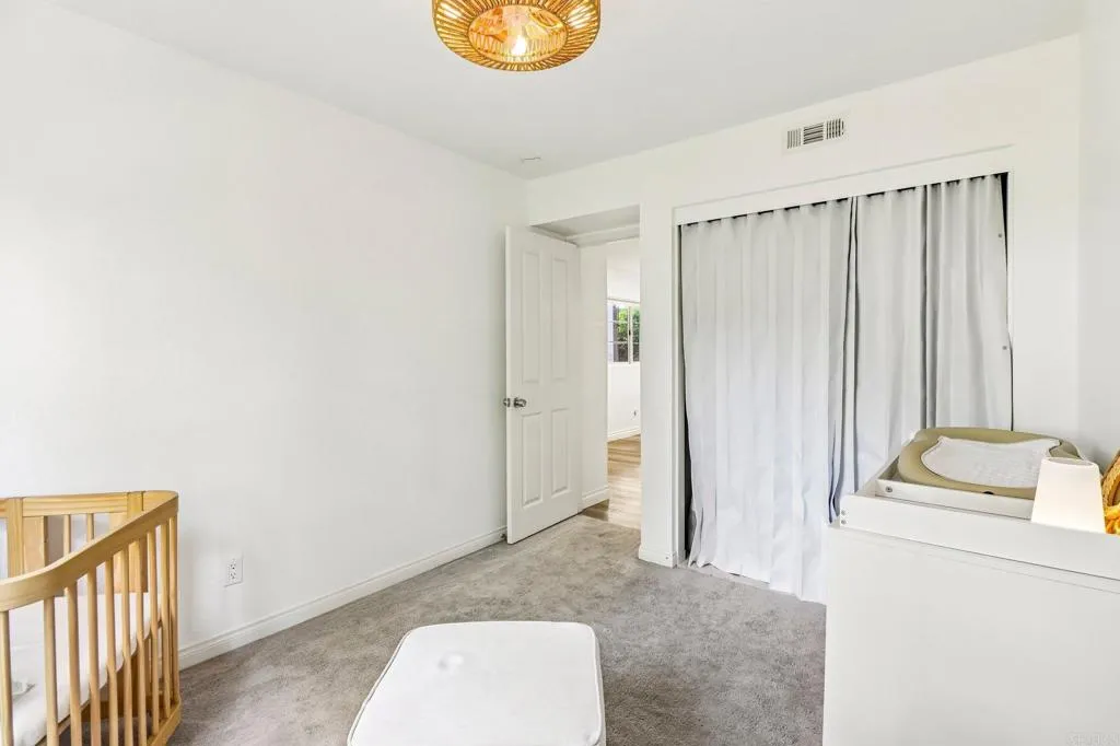 https://cdn.realtyfeed.com/cdn/127/306711943/cd9c044369da4e0126f09472f97f3e52.webp