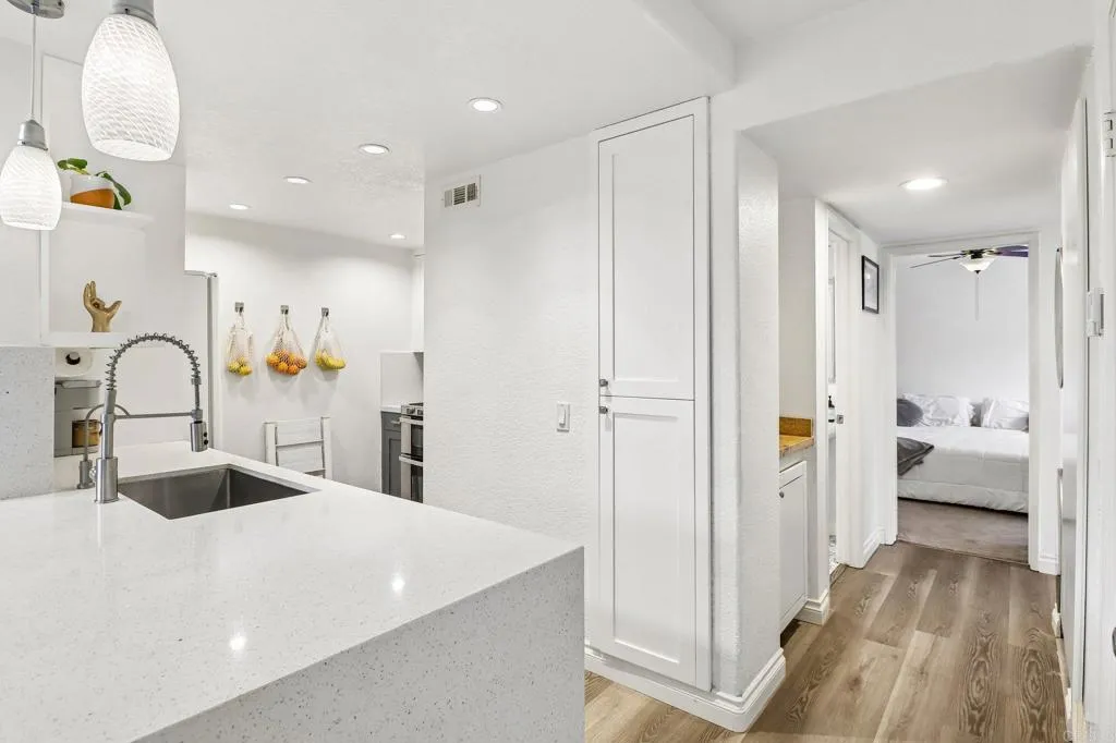 https://cdn.realtyfeed.com/cdn/127/306711943/dd64a6f4e2fd3d2bcbc0f2b0468b1fb7.webp