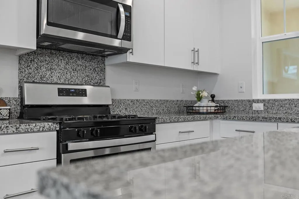 https://cdn.realtyfeed.com/cdn/127/306711951/761fbdf7b3c440eec9b9dade038849a0.webp