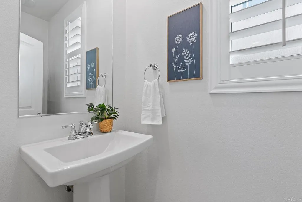 https://cdn.realtyfeed.com/cdn/127/306711951/80dfc11d8f42bfaebd84e7a203732c00.webp