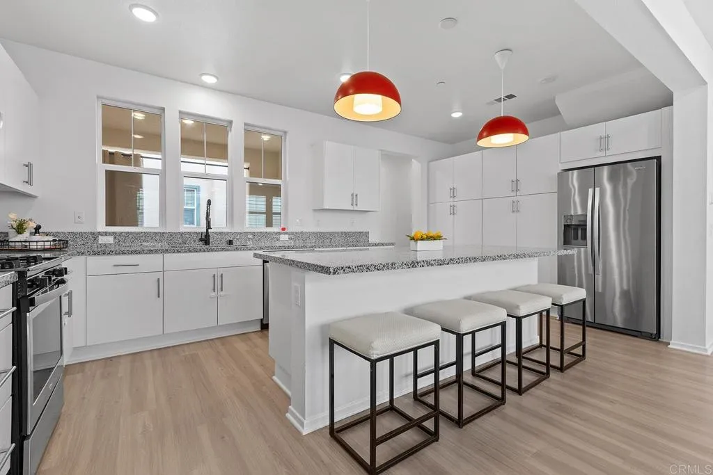 https://cdn.realtyfeed.com/cdn/127/306711951/e9f5f625199ddb17b603f96f9a69a032.webp