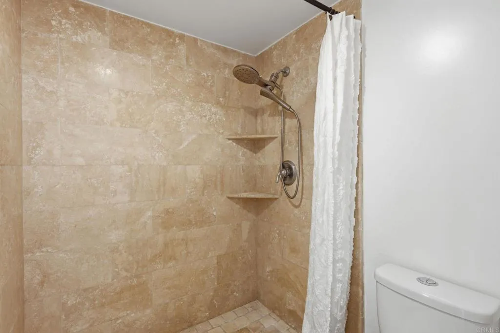 https://cdn.realtyfeed.com/cdn/127/306711955/bcf0797b358a71edc9133309bffff1b5.webp