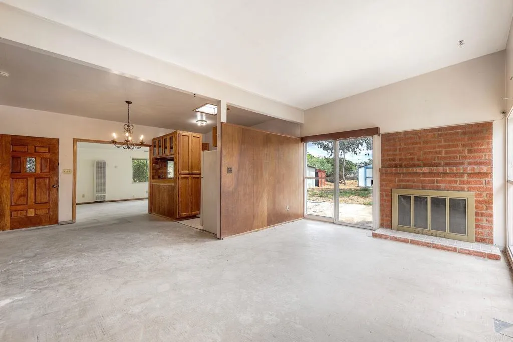 https://cdn.realtyfeed.com/cdn/127/306711957/90899ee7af0ff84581d0656736201ca1.webp