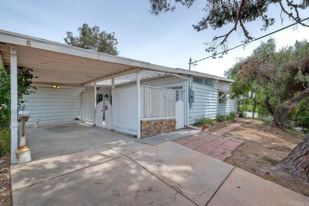 https://cdn.realtyfeed.com/cdn/127/306711957/ad7a24428b4ca701164032cff33ff8c4.webp