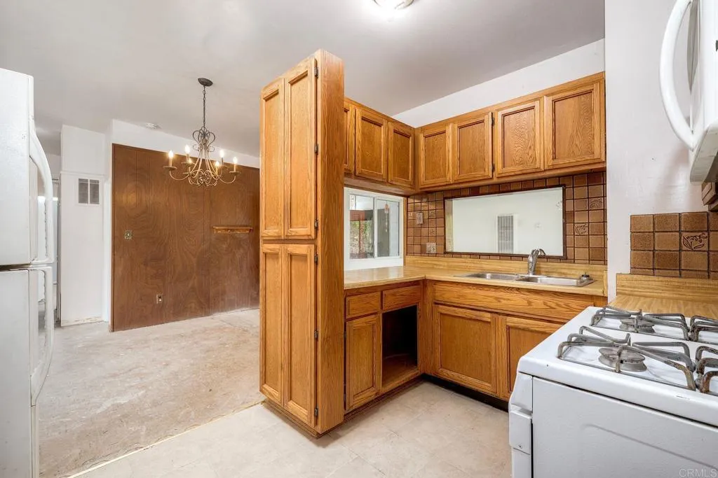 https://cdn.realtyfeed.com/cdn/127/306711957/e814b57b224bd3cc82f9385bb56a5c2f.webp