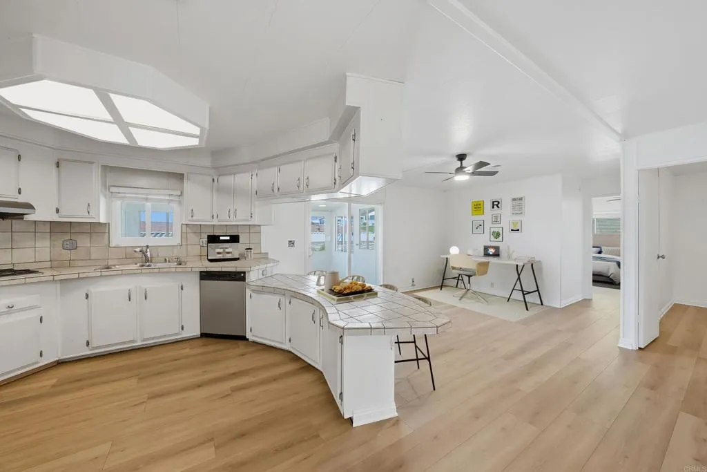 https://cdn.realtyfeed.com/cdn/127/306711960/b15a1ad9ea313f3b7ccc7dd369e01306.webp