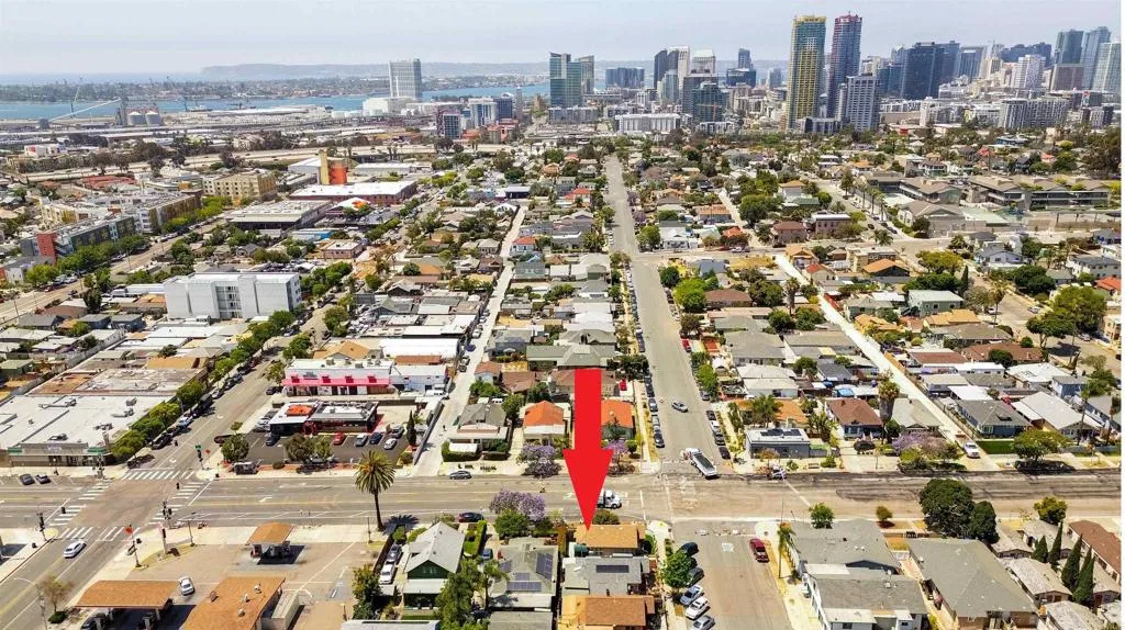 https://cdn.realtyfeed.com/cdn/127/306711972/06aded2d7814f2cd1127cb1c2dded1a3.webp