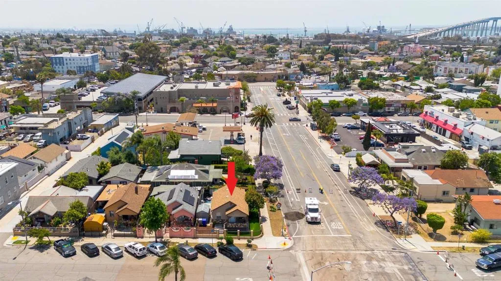 https://cdn.realtyfeed.com/cdn/127/306711972/5e11890dd5092cef2fefdc0996daadf3.webp