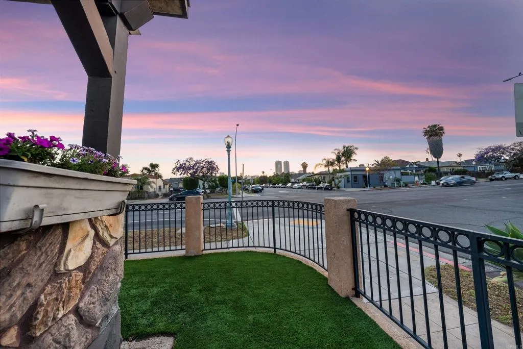 https://cdn.realtyfeed.com/cdn/127/306711972/ff4262d9d92fcbe84e20e093400cffdc.webp