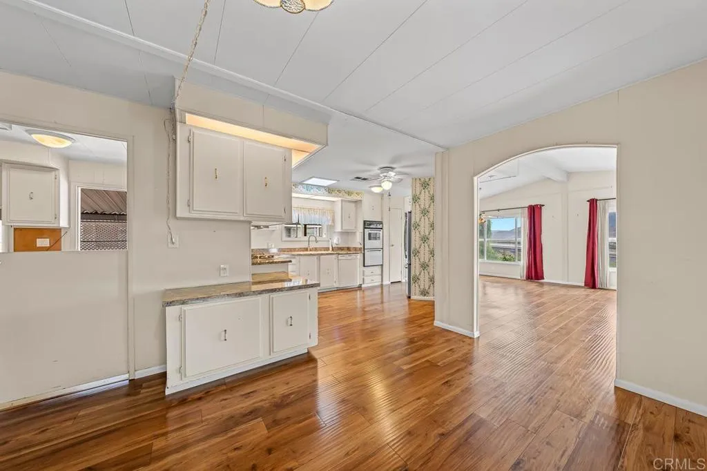https://cdn.realtyfeed.com/cdn/127/306711993/82d9547c031e0f71d9408fa8843ee87e.webp