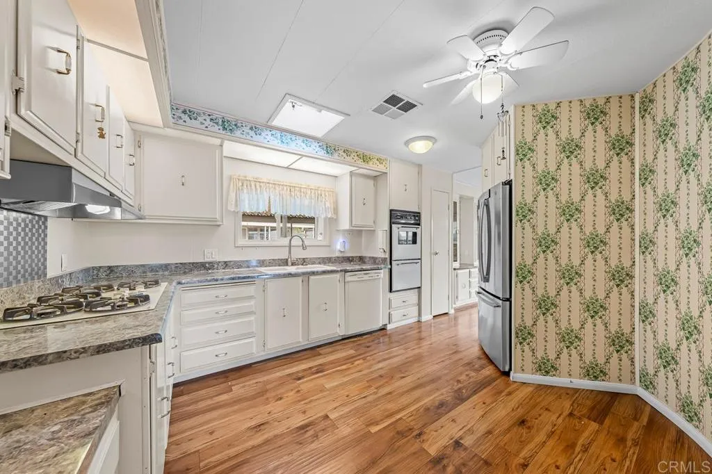 https://cdn.realtyfeed.com/cdn/127/306711993/9e17cadd79327e90e3487a37da34601f.webp