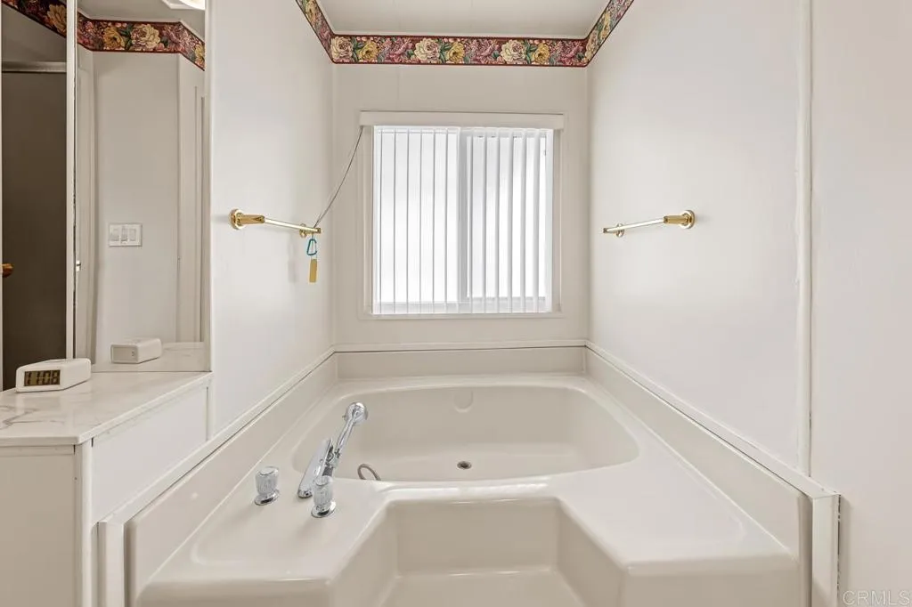 https://cdn.realtyfeed.com/cdn/127/306711993/cc97f9b938e4b207068db1fbdea60ee6.webp