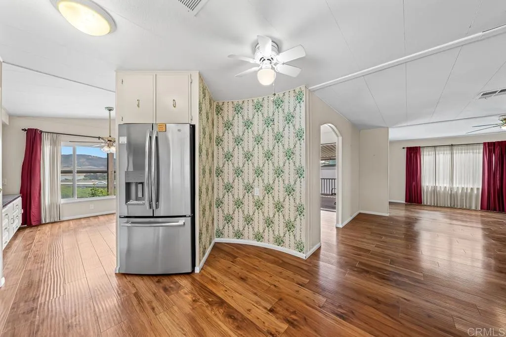 https://cdn.realtyfeed.com/cdn/127/306711993/fdb077673345b8ce0e36404fe07c2584.webp
