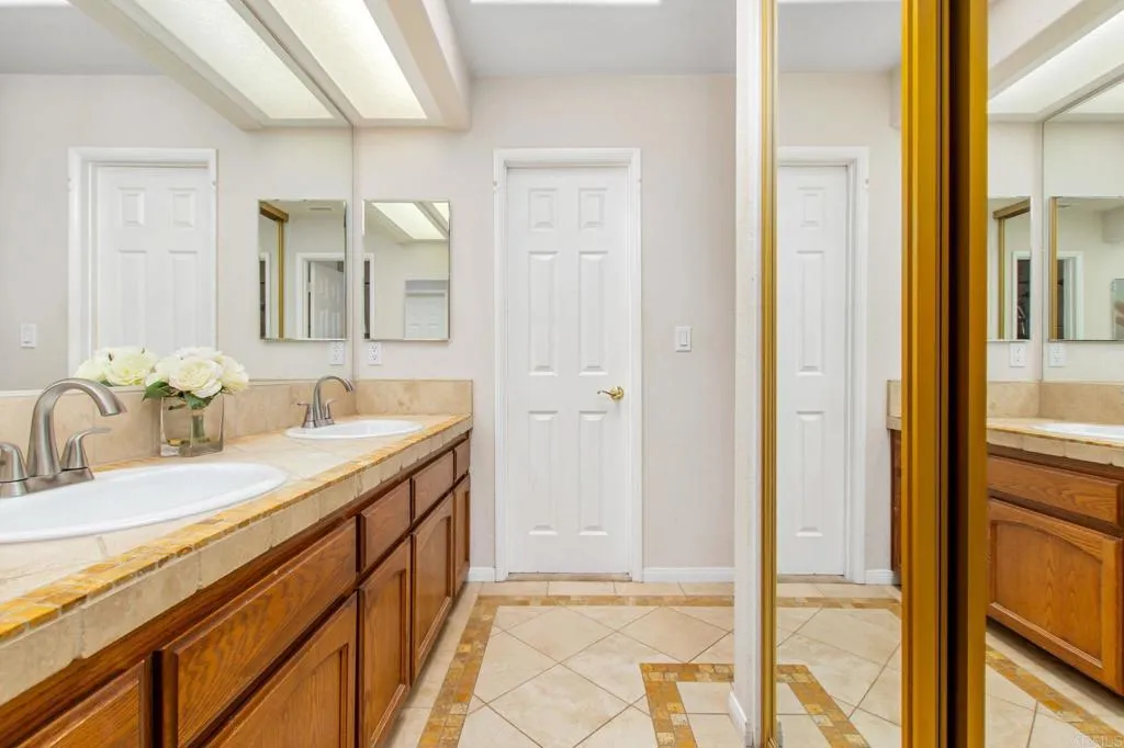 https://cdn.realtyfeed.com/cdn/127/306712004/0eab528a27593c57de41b3434ca2e261.webp
