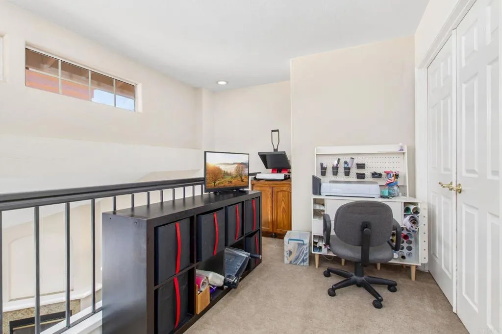 https://cdn.realtyfeed.com/cdn/127/306712004/2d5c707b0e37fff749afcce4502281f5.webp