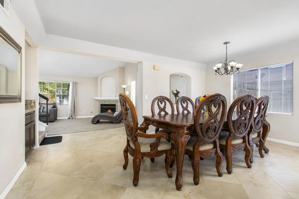 https://cdn.realtyfeed.com/cdn/127/306712004/7ea942a7e91dcc3674ec616014621df5.webp