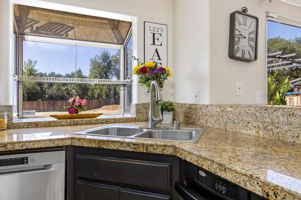 https://cdn.realtyfeed.com/cdn/127/306712004/93d4cdfe2c3bf30bf9296a2596314e22.webp