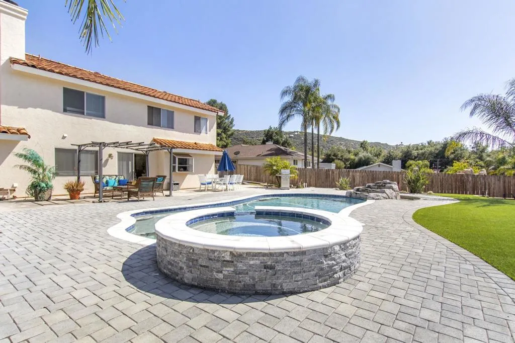 https://cdn.realtyfeed.com/cdn/127/306712004/bcea3ae76baf8b7678558c7e93828524.webp