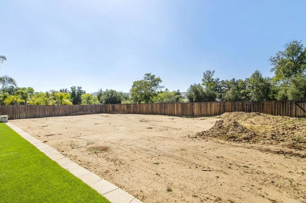 https://cdn.realtyfeed.com/cdn/127/306712004/c61da732eef9f2005be980d076e192f8.webp
