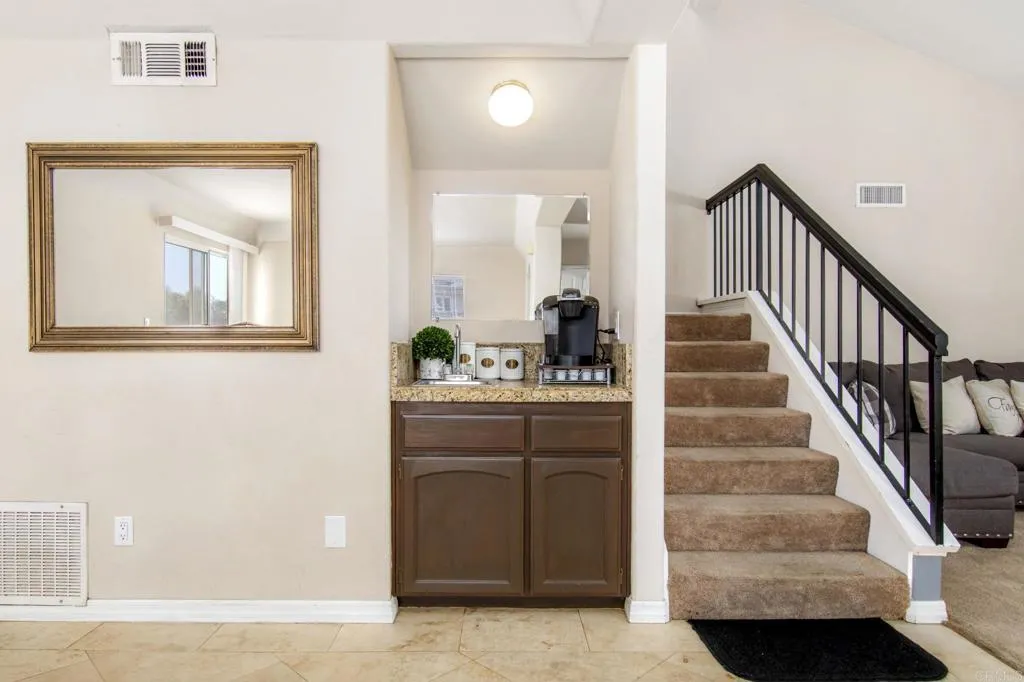 https://cdn.realtyfeed.com/cdn/127/306712004/d5a6f7cd1a625d2f65ec115bbd90e047.webp
