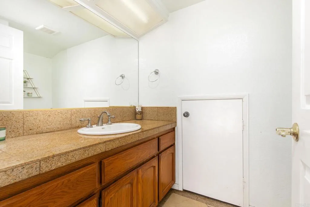 https://cdn.realtyfeed.com/cdn/127/306712004/e800b733a0ef2b09a5025b55f422c845.webp
