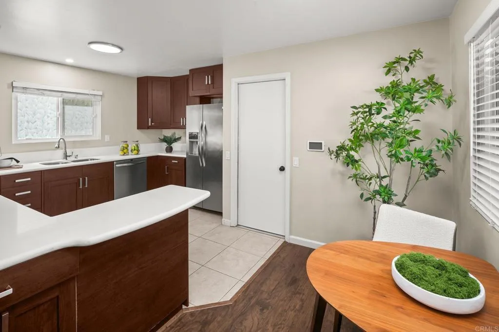 https://cdn.realtyfeed.com/cdn/127/306712012/19c351a656af3bbfb261be9aeeca1e5b.webp