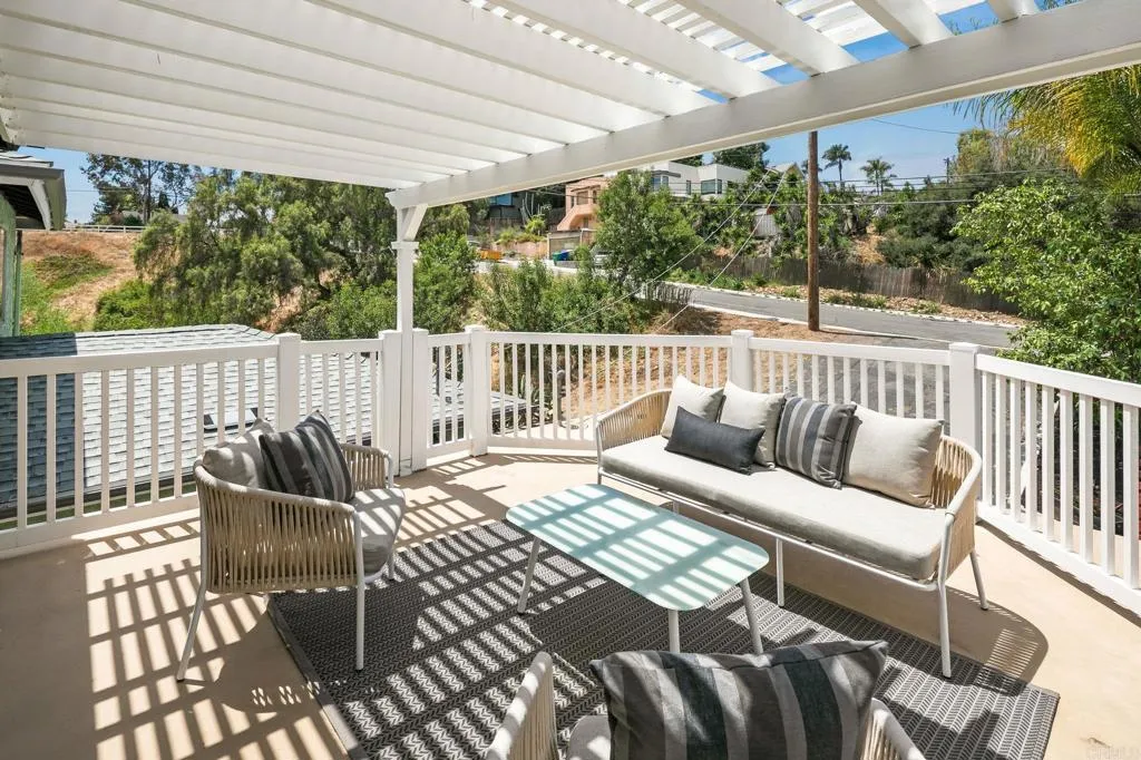 https://cdn.realtyfeed.com/cdn/127/306712012/89e90203296a4abc5d507485d1de7714.webp