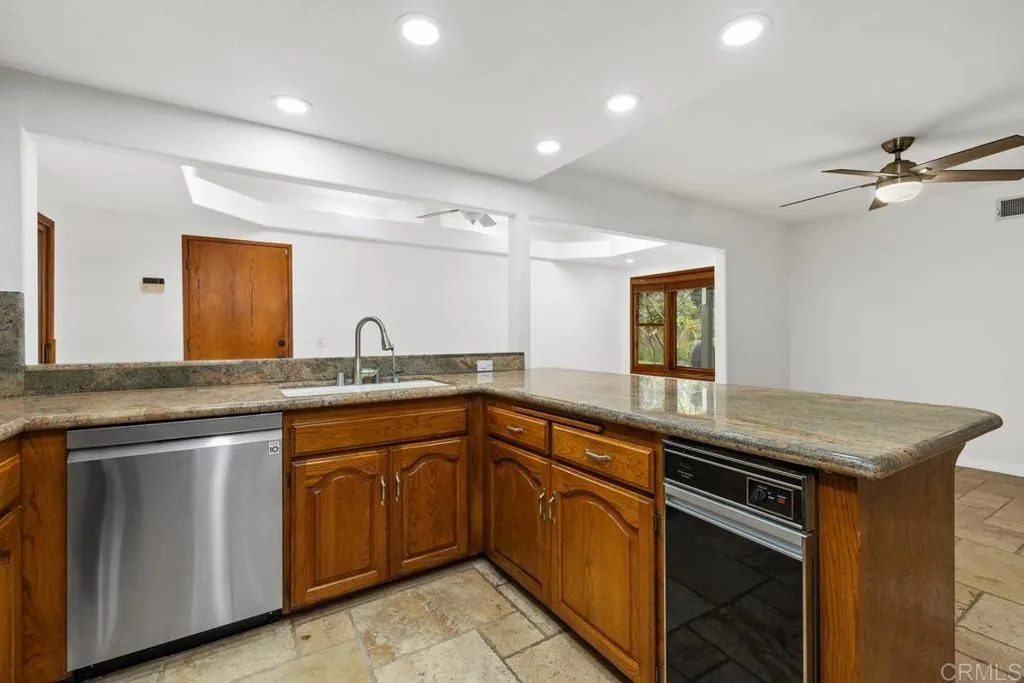 https://cdn.realtyfeed.com/cdn/127/306712029/90fbef8ca655efb2fcd52c6bb3b049a5.webp