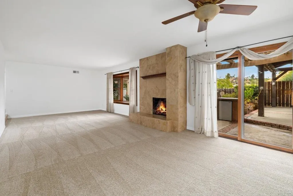 https://cdn.realtyfeed.com/cdn/127/306712029/ab1df697f991e845379b4d6561c276a8.webp
