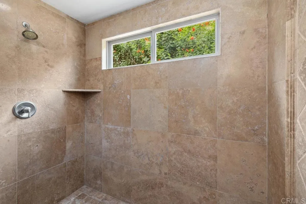 https://cdn.realtyfeed.com/cdn/127/306712029/b64c7ff77bdf42984b27fcc26c1f6b7e.webp