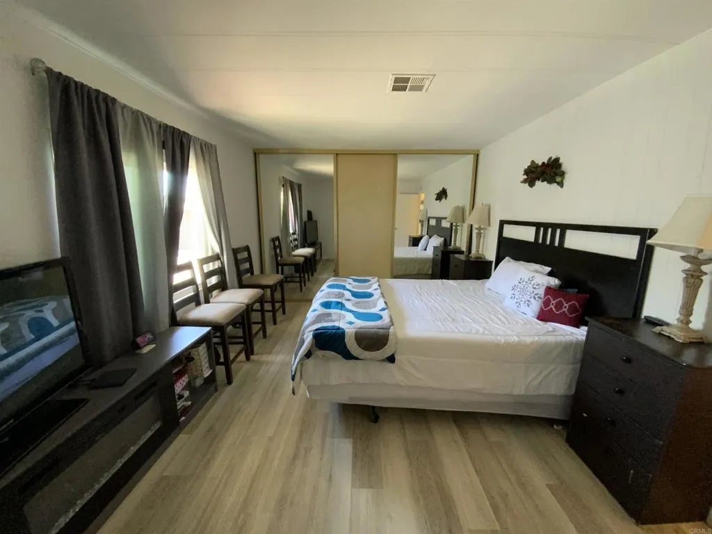 https://cdn.realtyfeed.com/cdn/127/306712062/52b436f36ea57859cf610cdbd12ab35d.webp