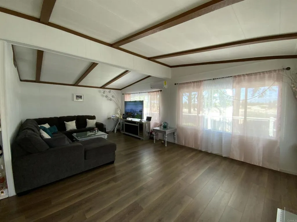 https://cdn.realtyfeed.com/cdn/127/306712062/a505f9cd7423c9caf7c6e03382e01364.webp