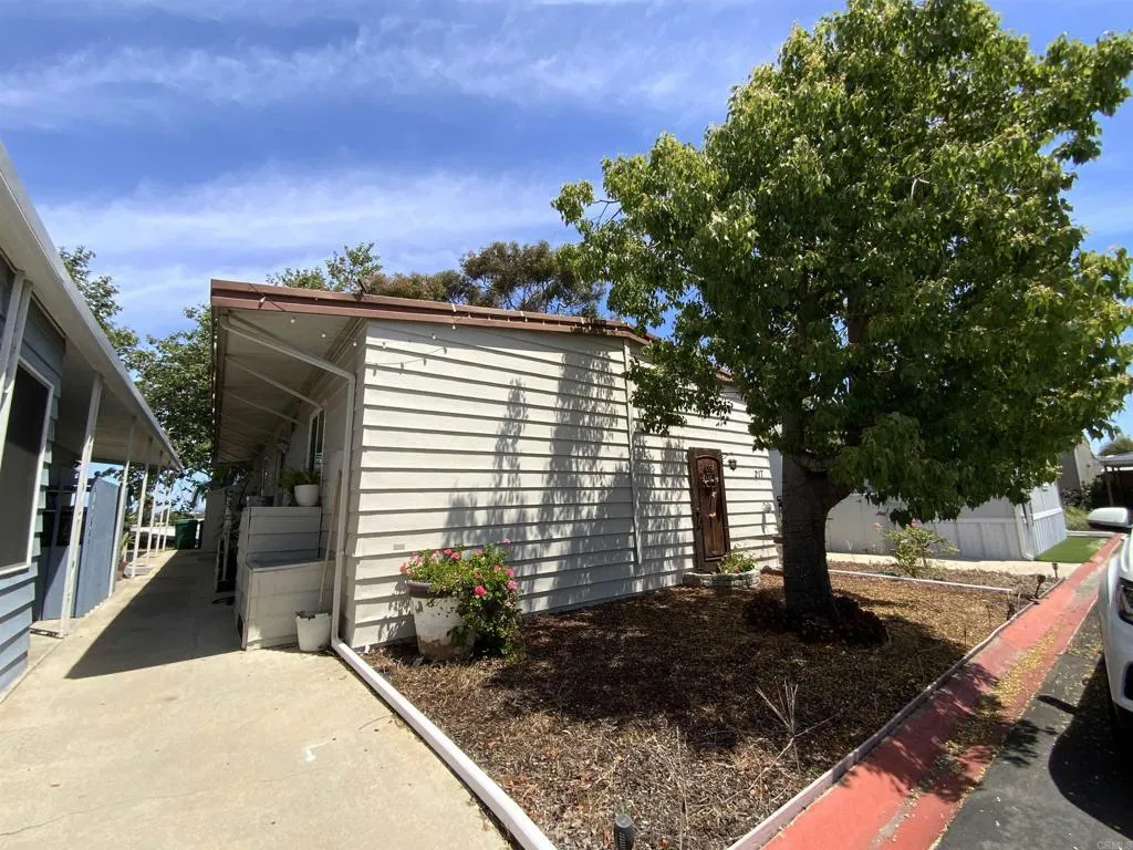 https://cdn.realtyfeed.com/cdn/127/306712062/b715a23496f5d490e0aa32ef7a05fdc6.webp