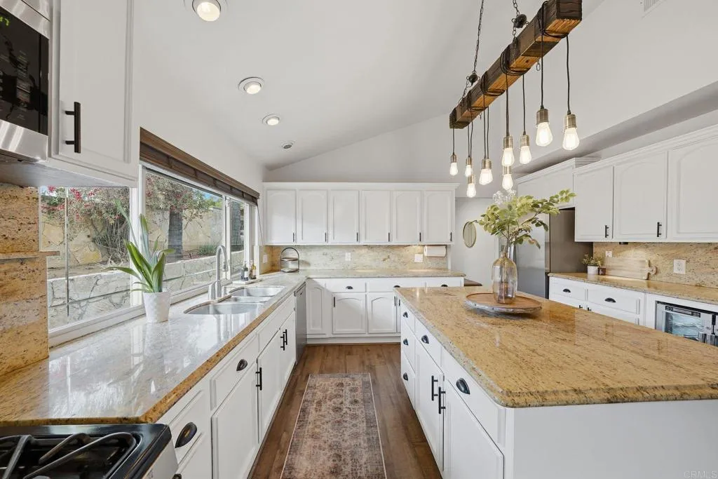https://cdn.realtyfeed.com/cdn/127/306712075/9464d8b8cf1d2671e808438de3e1fe8e.webp