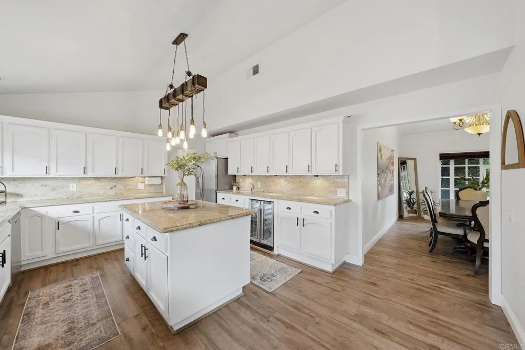 https://cdn.realtyfeed.com/cdn/127/306712075/b526d1b1b44b23bbf2ead369f6be9993.webp