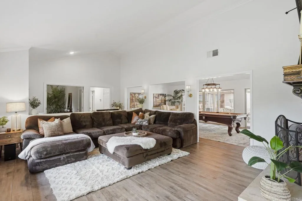 https://cdn.realtyfeed.com/cdn/127/306712075/bccf1412d5fbb49ef9166d57638b627c.webp